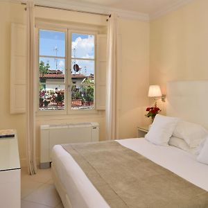 Camera standard con letto king size